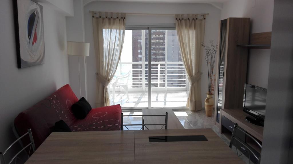 Apartamentos Los Caballos Бенидорм Экстерьер фото